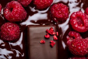 Receita com framboesas e chocolate