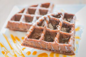 Waffle de cenoura e chocolate